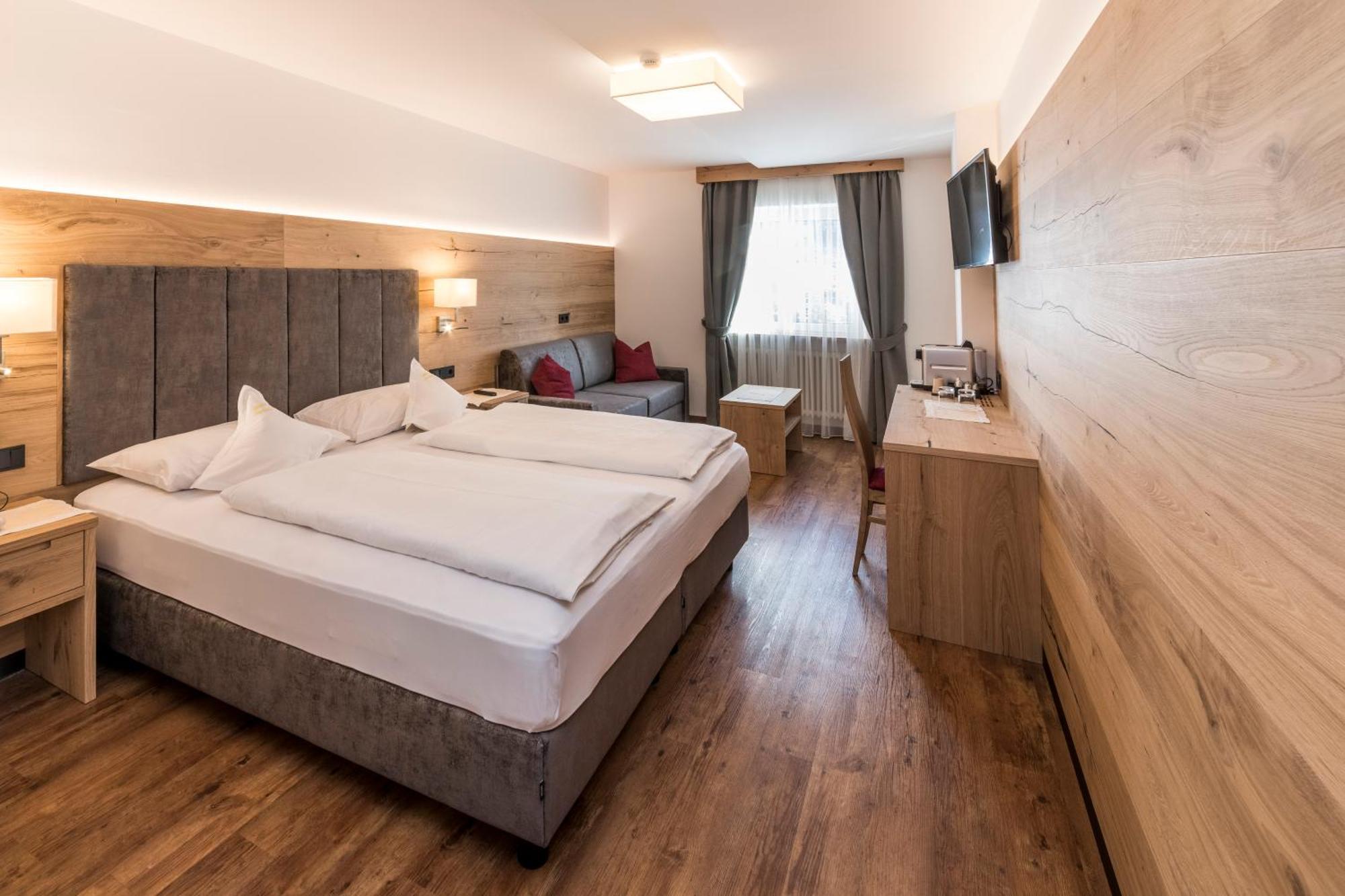 Hotel Interski Santa Cristina Val Gardena Zewnętrze zdjęcie