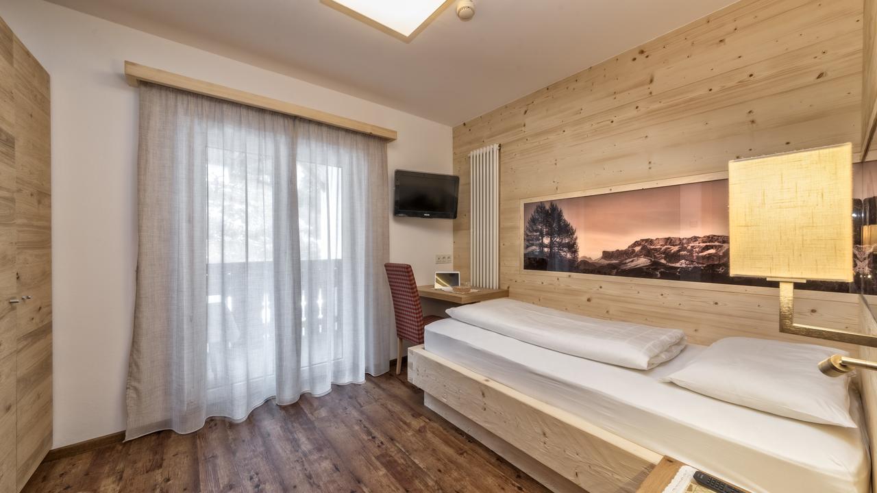 Hotel Interski Santa Cristina Val Gardena Zewnętrze zdjęcie