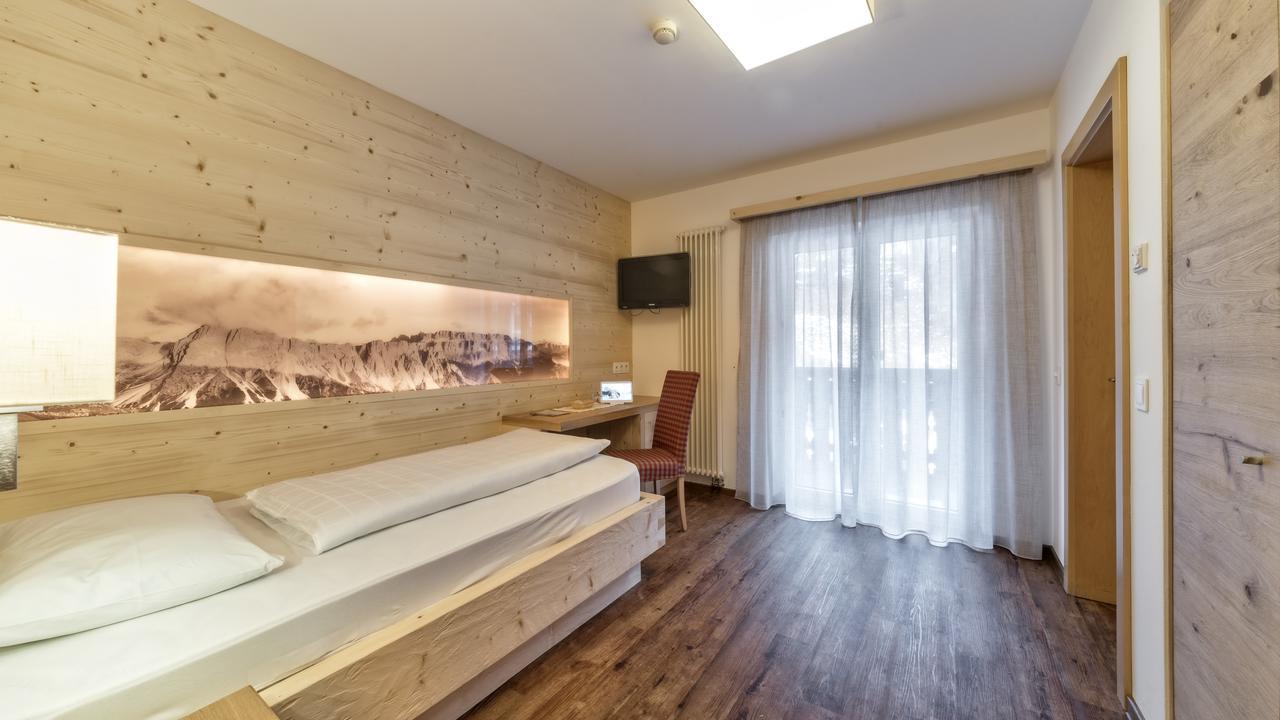 Hotel Interski Santa Cristina Val Gardena Zewnętrze zdjęcie