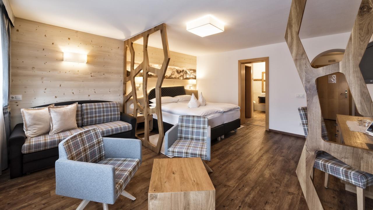 Hotel Interski Santa Cristina Val Gardena Zewnętrze zdjęcie